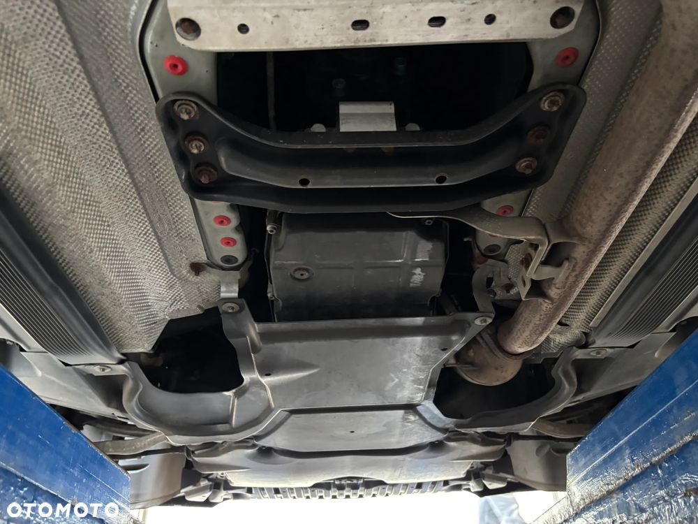 Mercedes-Benz Klasa C 200 CGI Automatik BlueEFFICIENCY Avantgarde - 37