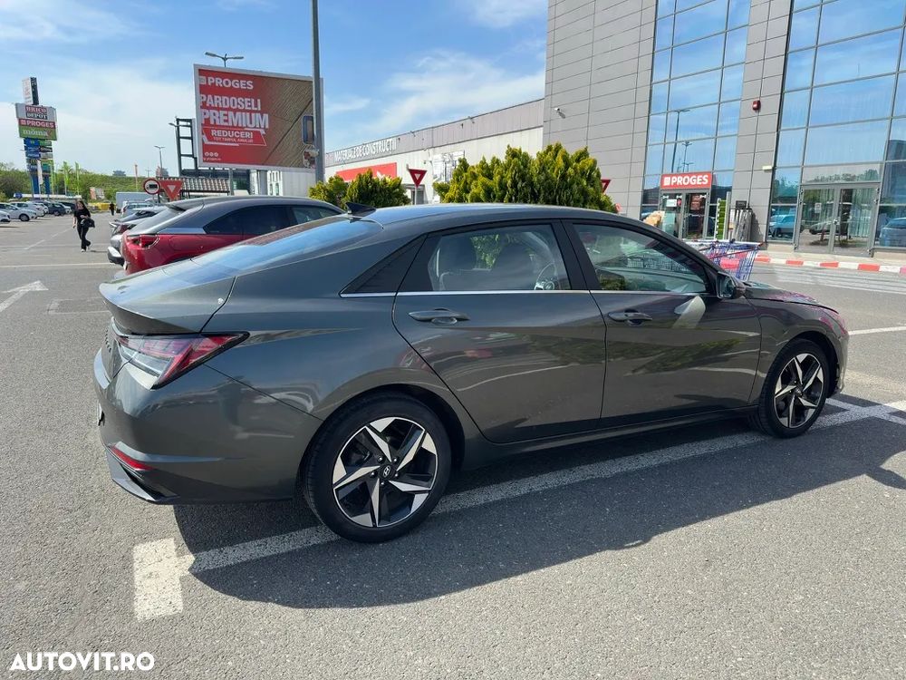 Hyundai Elantra 1.6 l 123 CP CVT Exclusive - 11