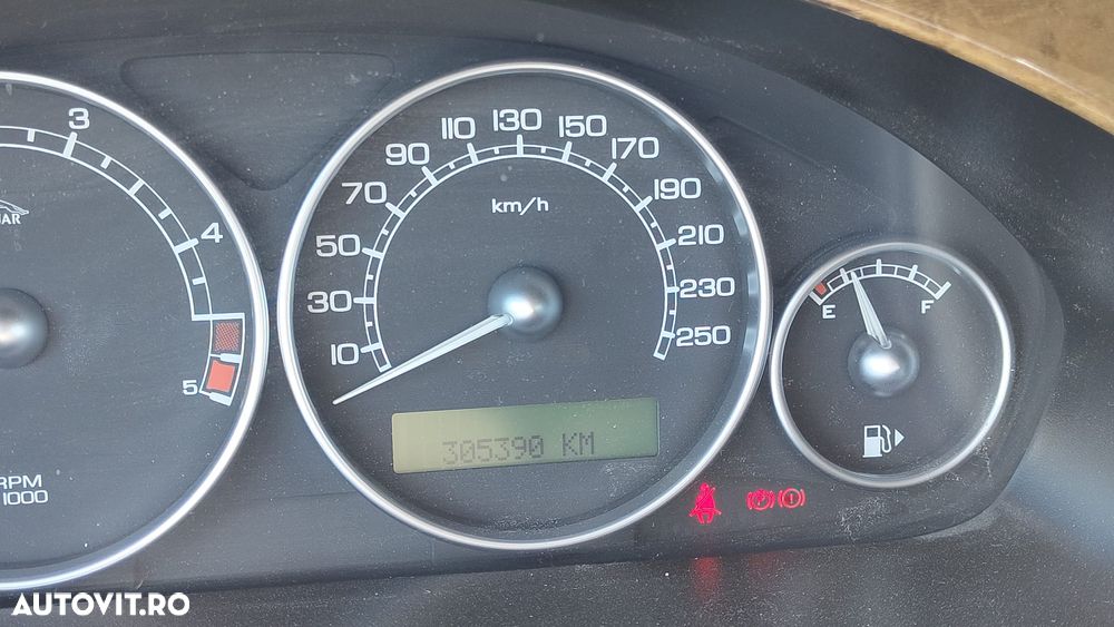 Jaguar X-Type 2.2 - 7
