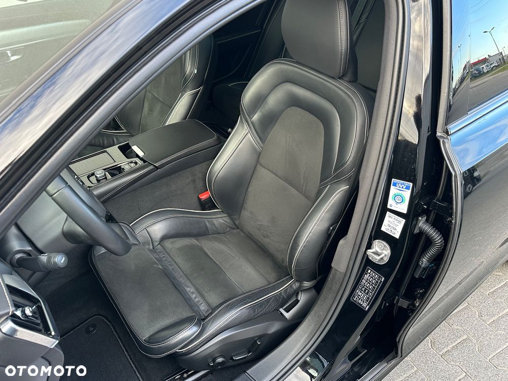Volvo V90 T8 Twin Engine AWD R Design - 23