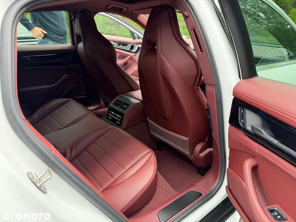 Porsche Panamera 4 - 24
