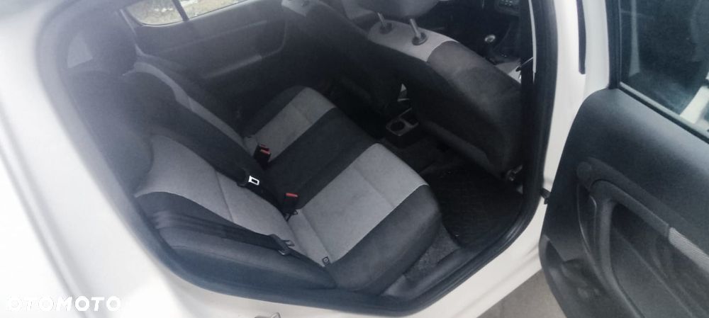 Skoda Fabia 1.2 HTP FAMILY - 10