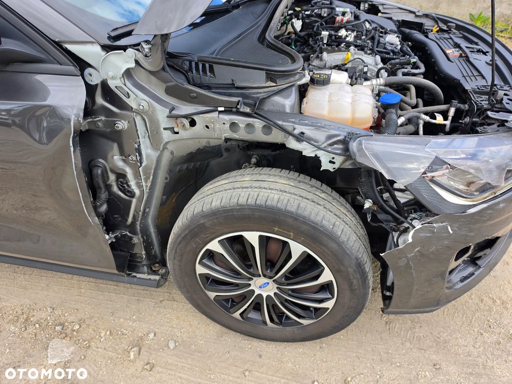 Ford Focus SW 1.0 EcoBoost S&S COOL&CONNECT - 27