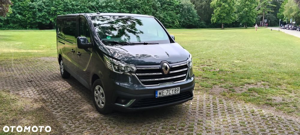 Renault Trafic 2.0 dCi - 11