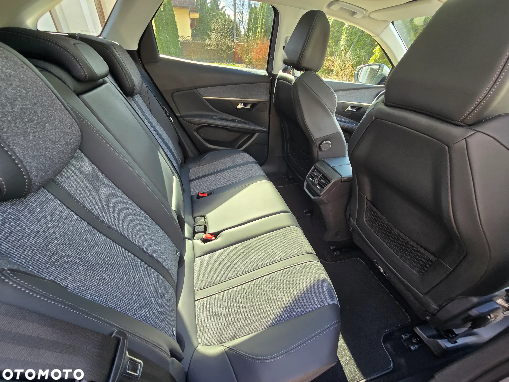 Peugeot 3008 1.2 PureTech Allure Pack S&S - 8