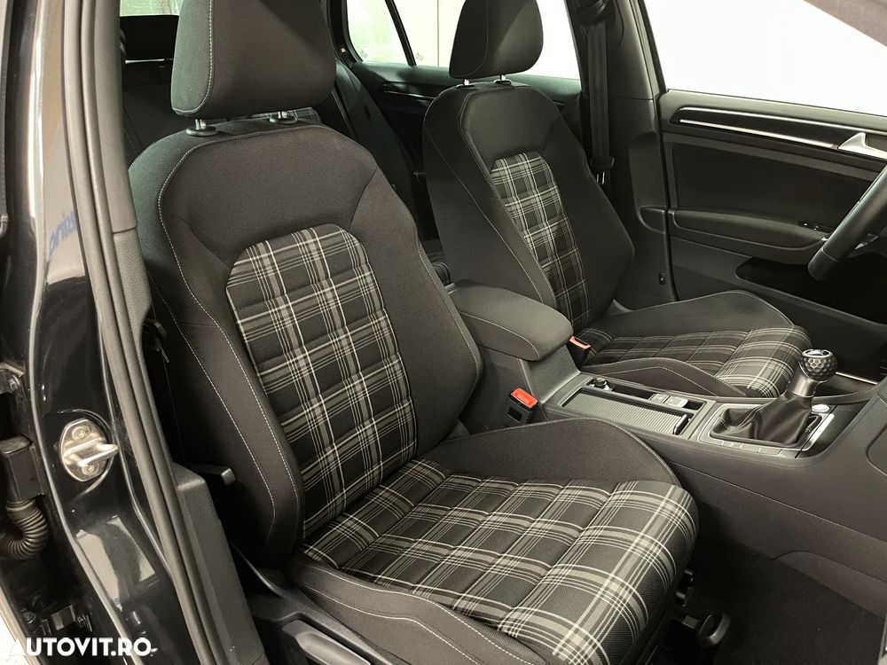 Volkswagen Golf GTD (BlueMotion Technology) - 10