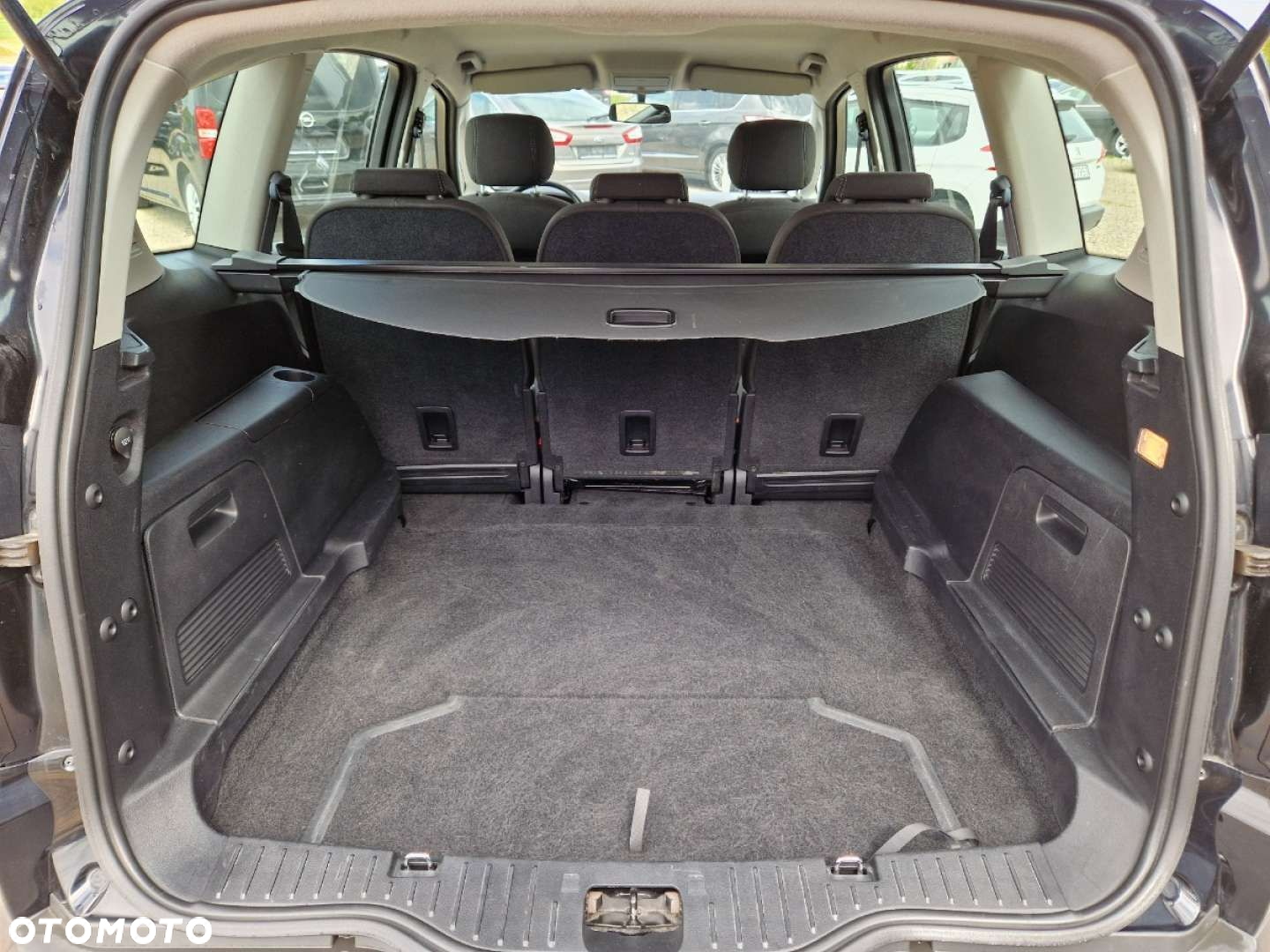 Ford S-Max - 14