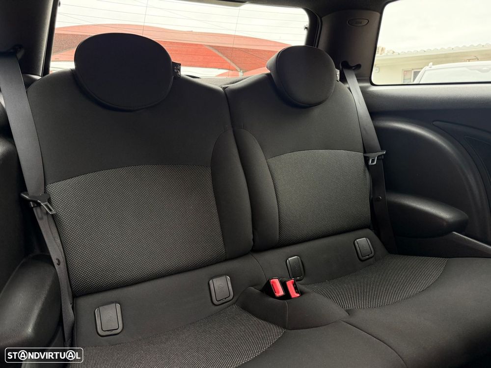 MINI 3 Portas Cooper D - 8