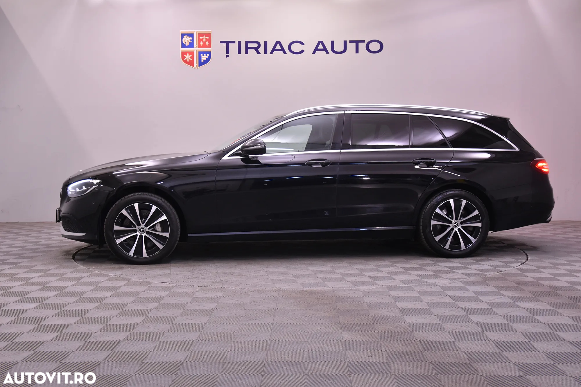 Mercedes-Benz E 300 de T 9G-TRONIC - 2