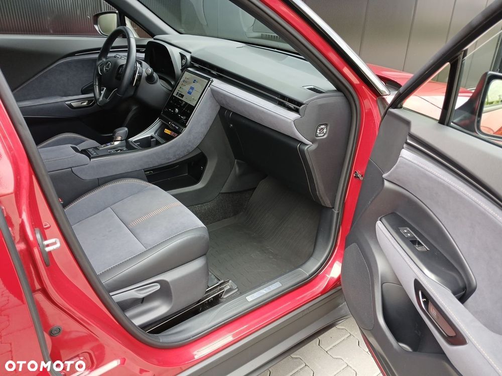 Lexus LBX 1.5 Hybrid Cool AWD - 25