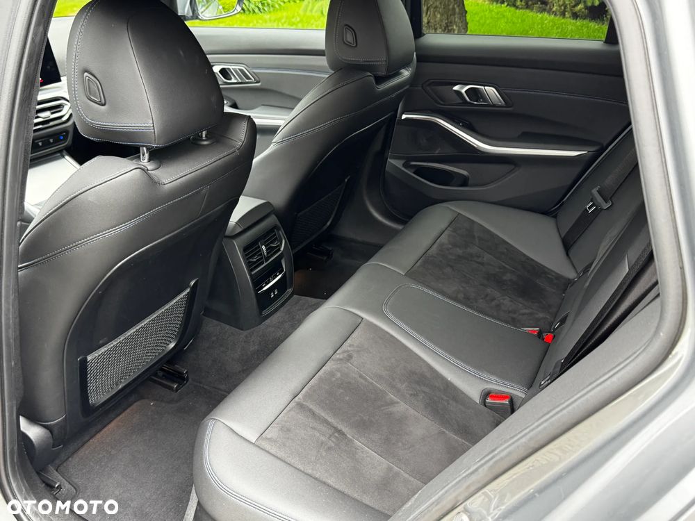 BMW Seria 3 320d xDrive MHEV M Sport sport - 22