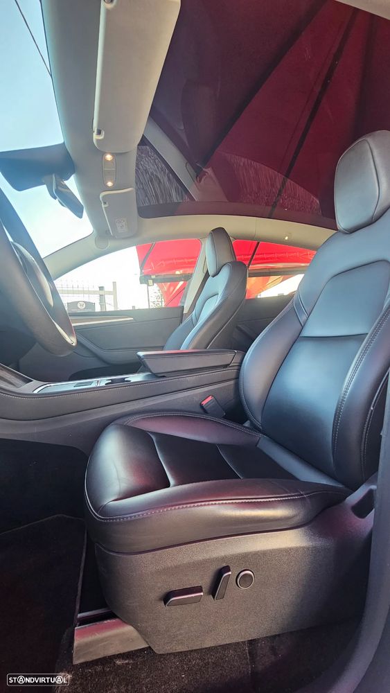 Tesla Model Y Performance Dual Motor AWD - 15