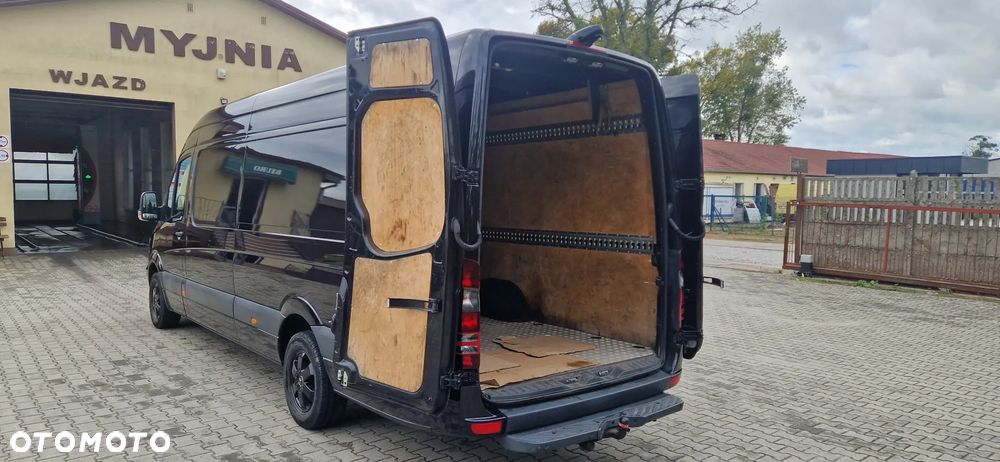 Mercedes-Benz SPRINTER 319 - 10