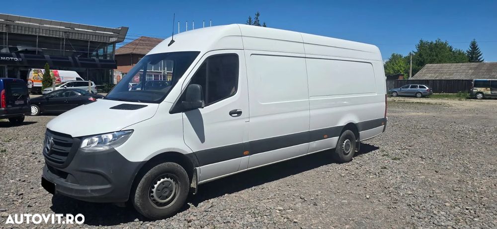 Mercedes-Benz Sprinter - 2