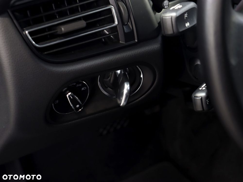 Porsche Macan Standard - 25