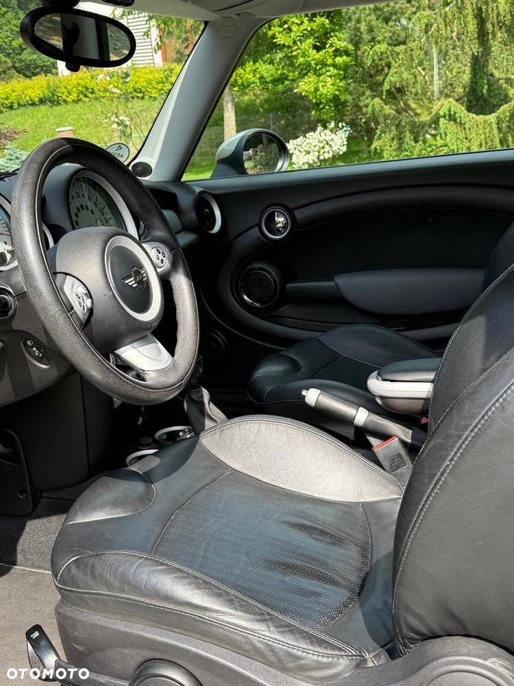 MINI Cooper Standard - 11