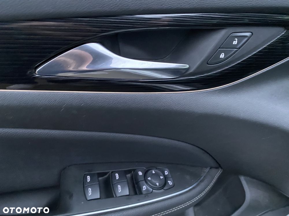 Opel Insignia 2.0 BiTurbo 4x4 Business Innovation - 8