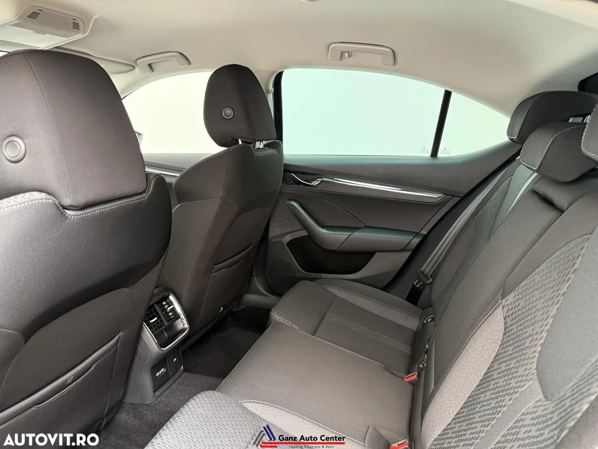 Skoda Octavia 2.0 TDI DSG Style - 6