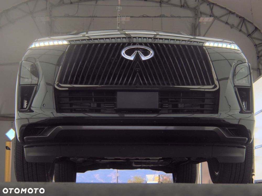 Infiniti QX80 - 9