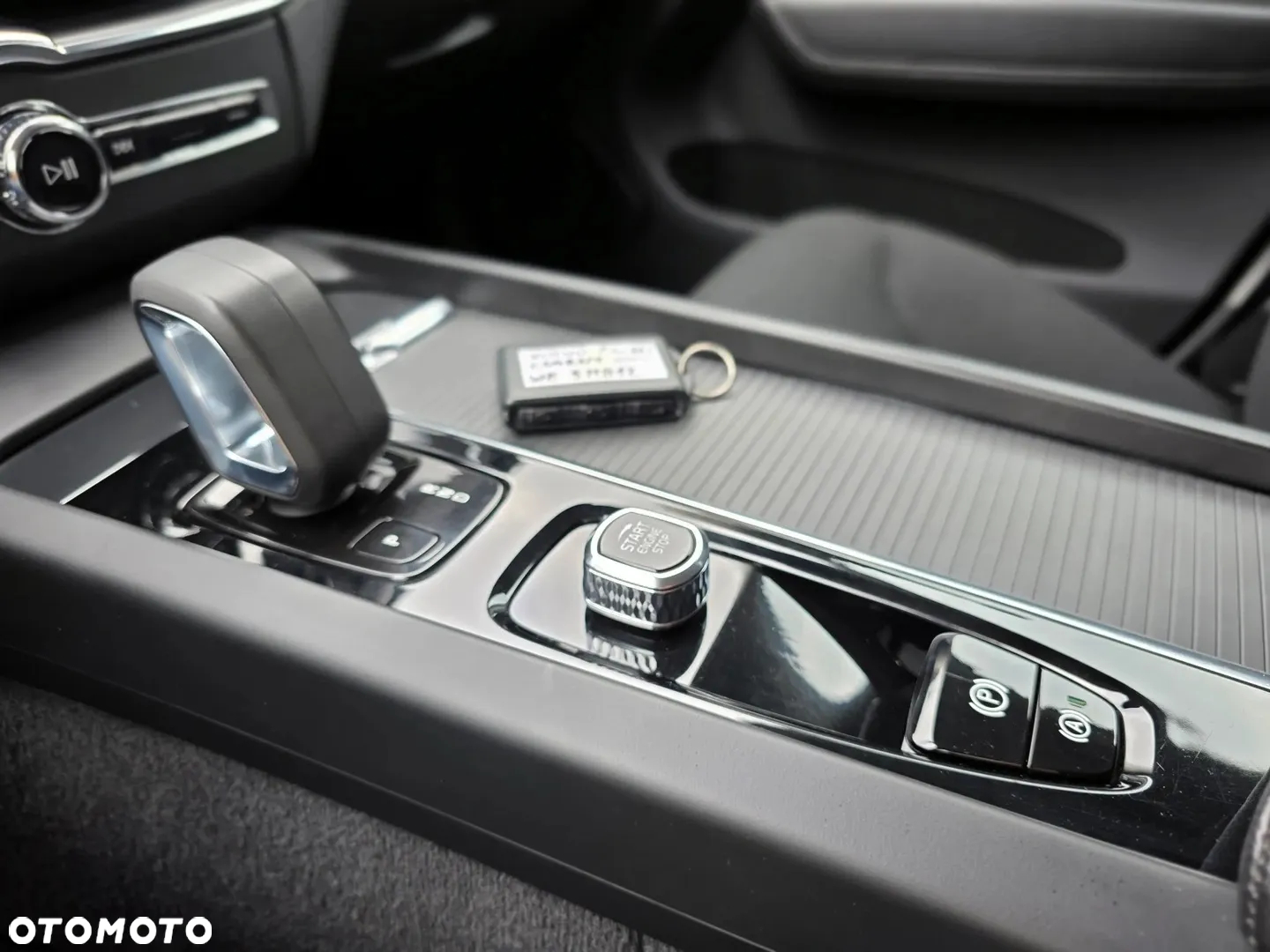 Volvo XC 60 D4 Momentum Pro - 33
