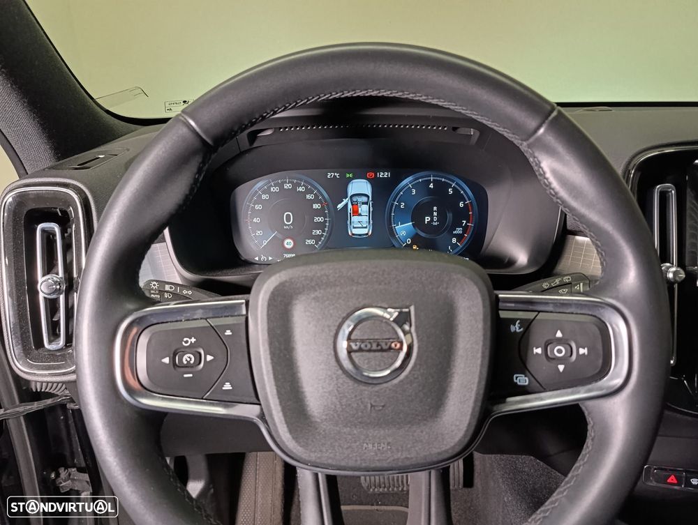 Volvo XC 40 1.5 T2 Momentum Geartronic - 12