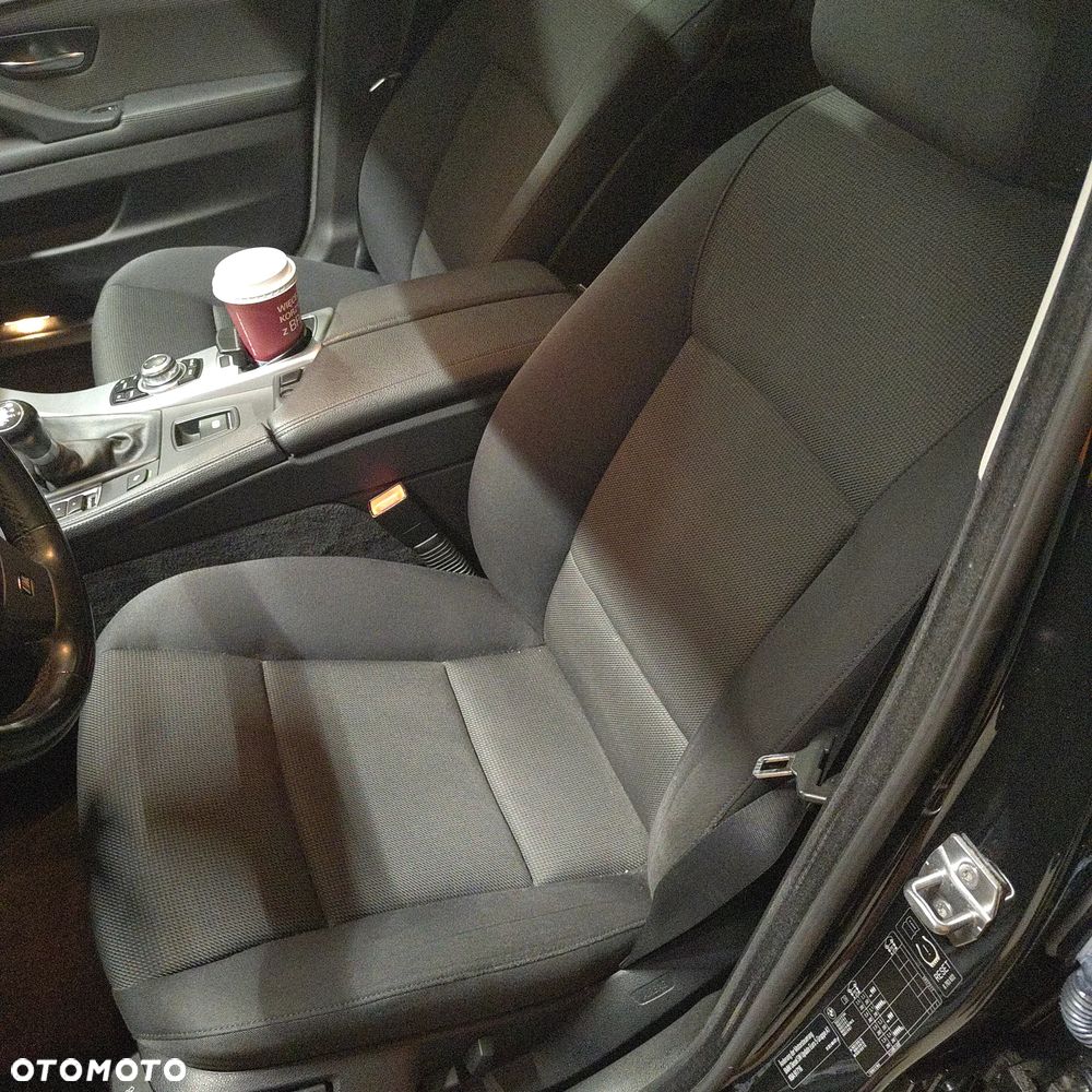 BMW Seria 5 520d Luxury Line - 12