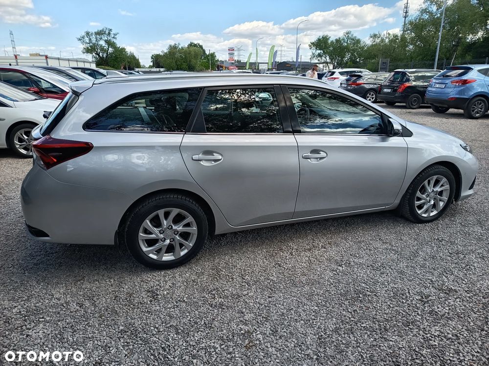 Toyota Auris 1.6 Dynamic - 17