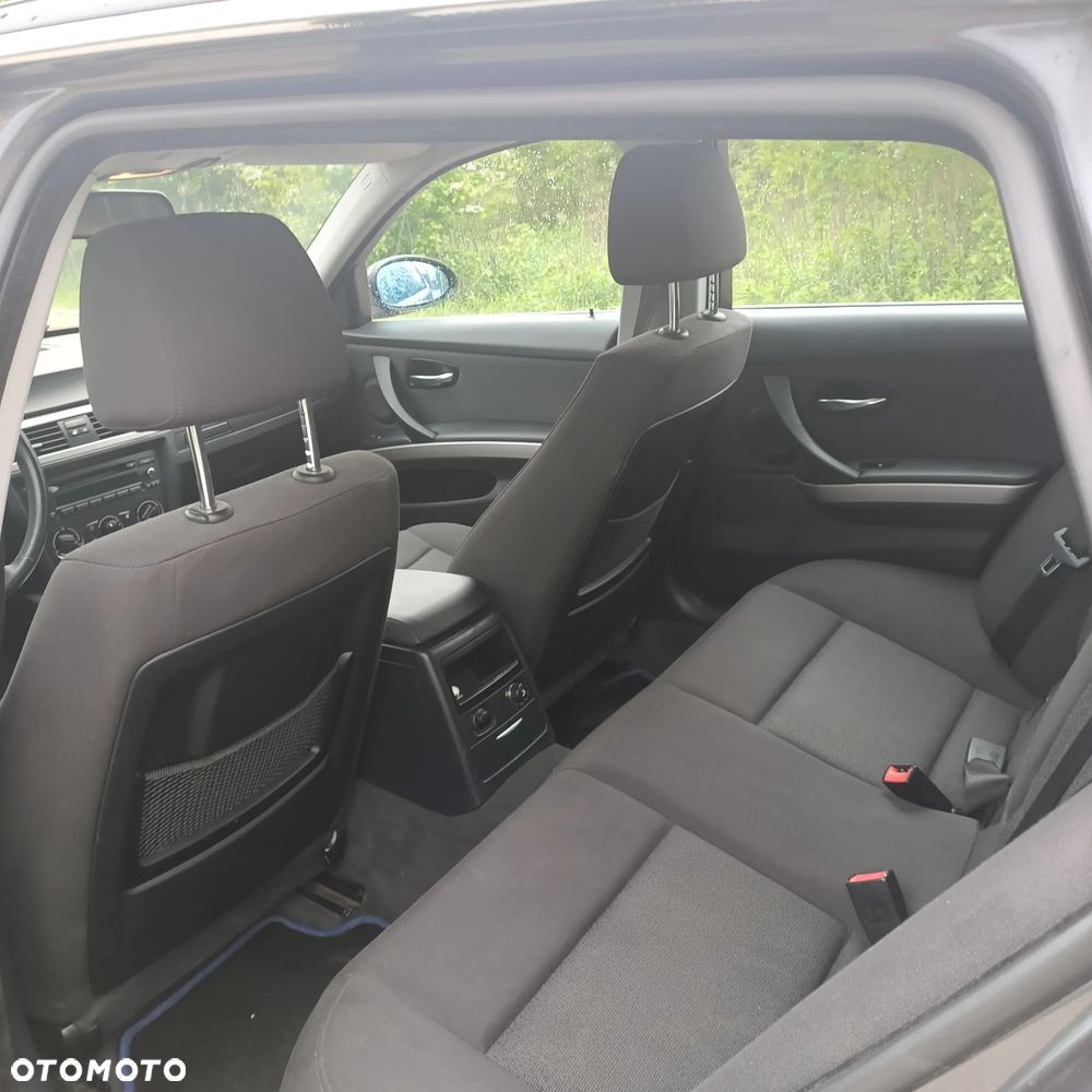BMW Seria 3 318d - 6