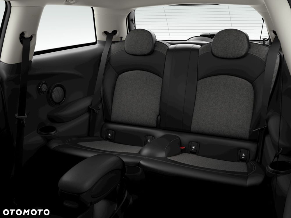 MINI Cooper SE Classic Trim - 8