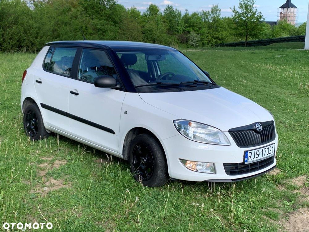 Skoda Fabia 1.2 HTP Cool Colour Edition - 9