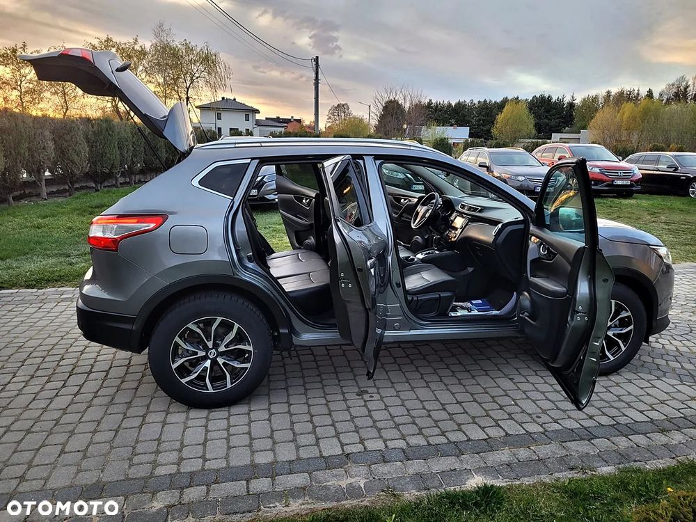 Nissan Qashqai 1.6 dCi Xtronic TEKNA+ - 8