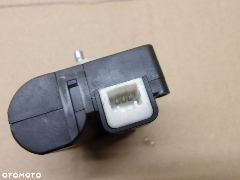 TOYOTA COROLLA VERSO 2.2D SILNICZEK NAGRZEWNICY 113800-2051 - 3