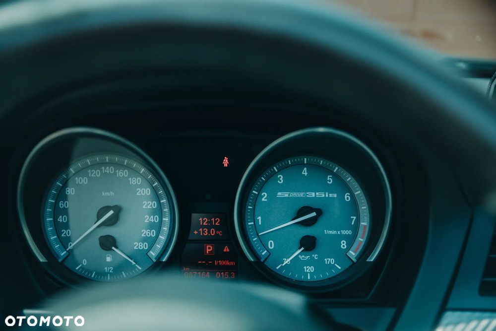 BMW Z4 sDrive35is - 8