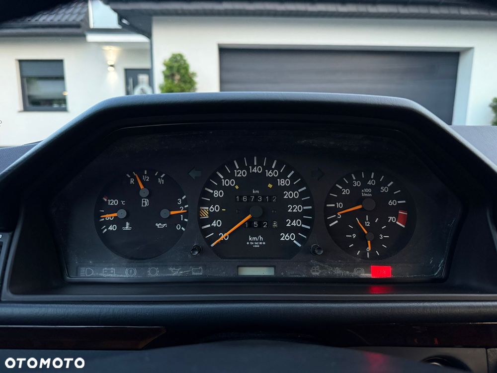 Mercedes-Benz W124 (1984-1993) - 16