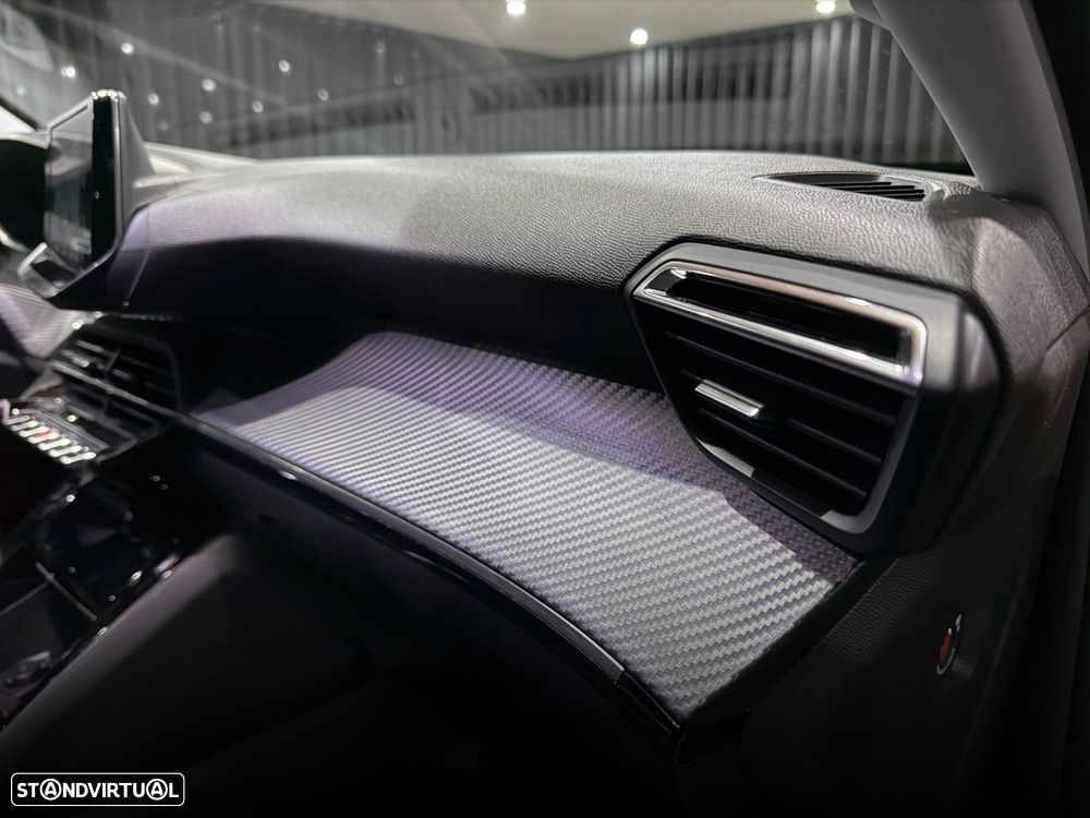 Peugeot 2008 1.5 BlueHDi Allure EAT8 - 32