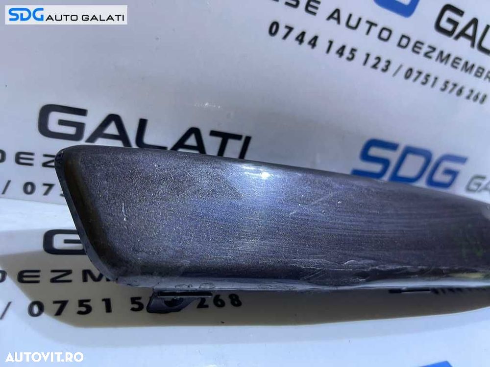 Grila Ornament Bandou Dreapta Semnalizare Spoiler Bara Fata VW Passat B6 2005 - 2010 Cod 3C0807646A - 2