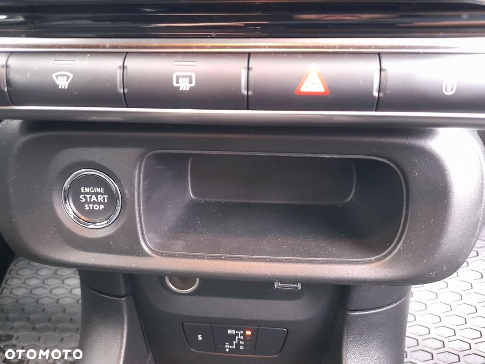 Citroën C3 1.2 PureTech Shine EAT6 - 26