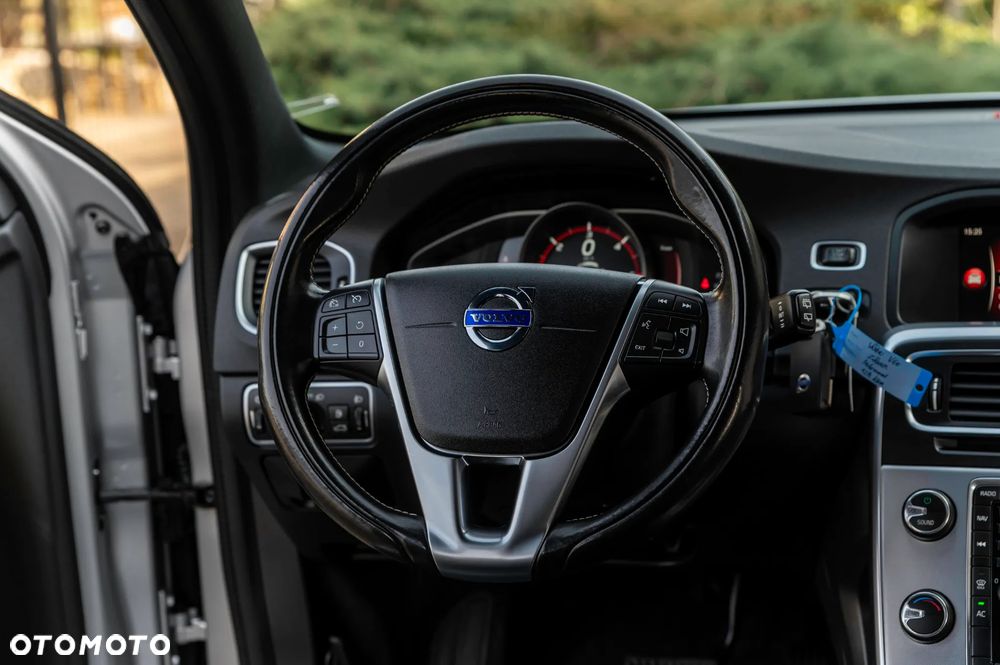 Volvo V60 D2 Geartronic Momentum - 24