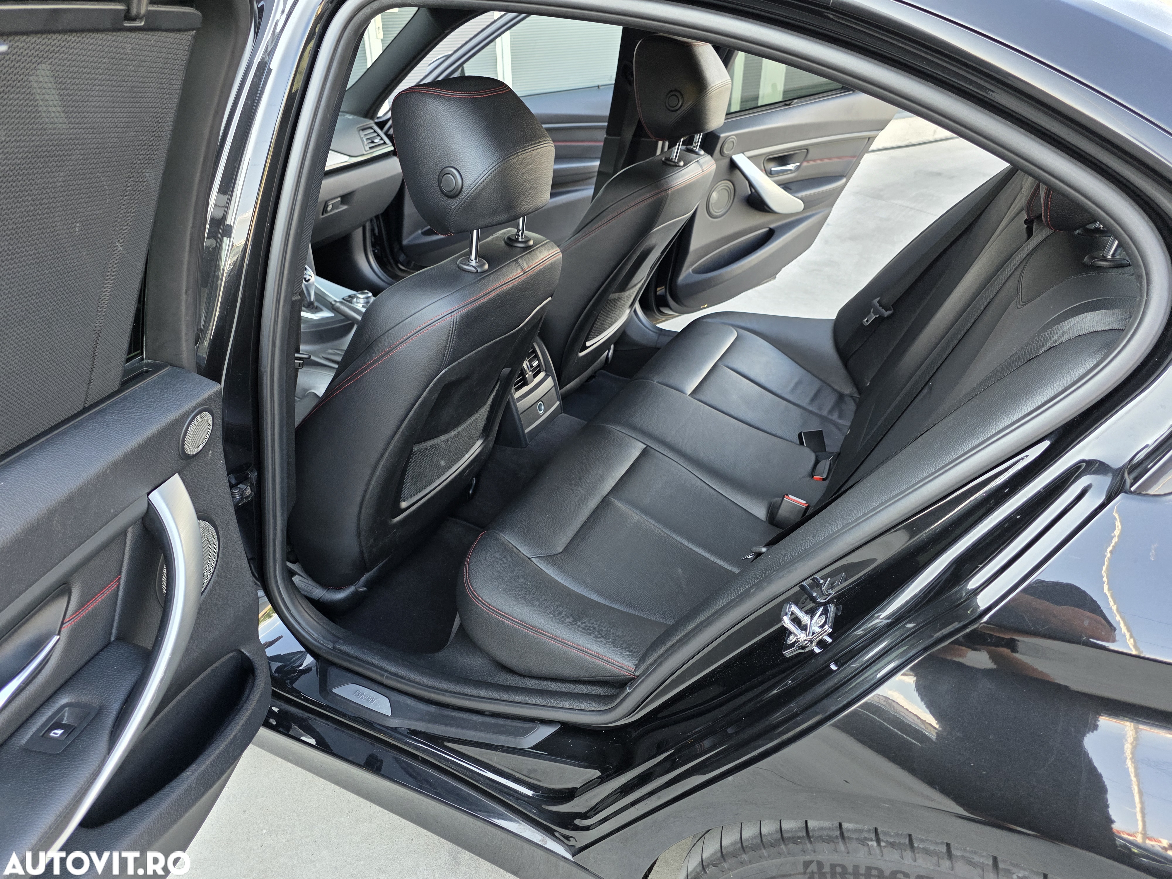 BMW Seria 3 320d Aut. Sport Line - 14