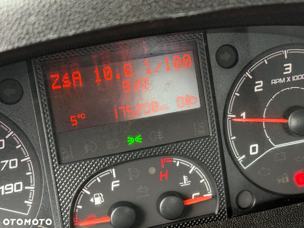 Peugeot BOXER 2,2 HDI | 150KM | 2016r | Nowy najazd 5m | Wyciągarka | Pneumatyka - 14