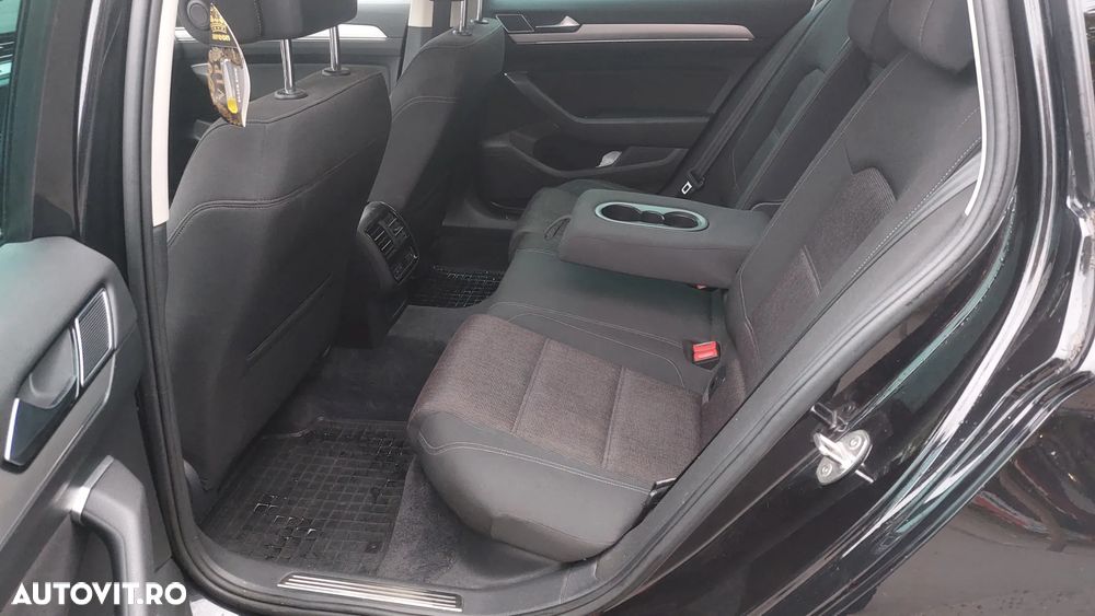 Volkswagen Passat - 9