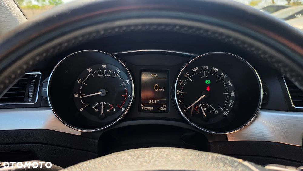 Skoda Superb 2.0 TSI Business DSG - 20
