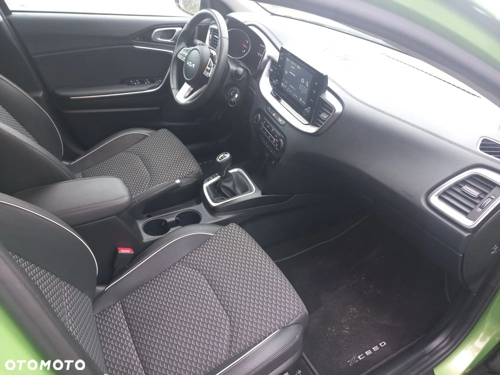 Kia XCeed - 12