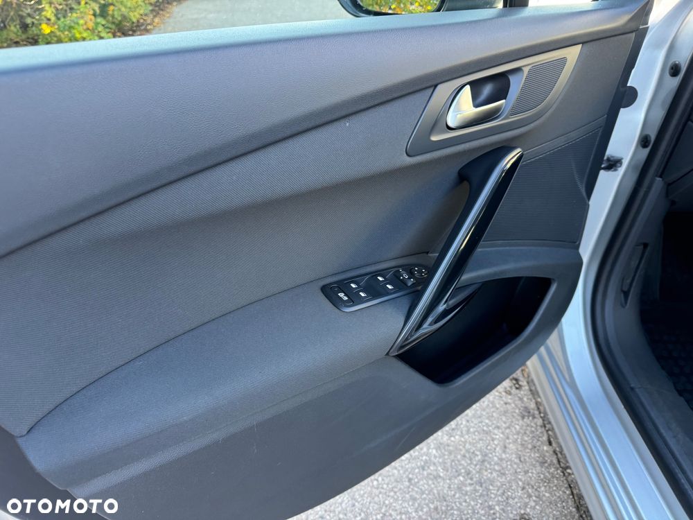 Peugeot 508 1.6 e-THP Active S&S - 17