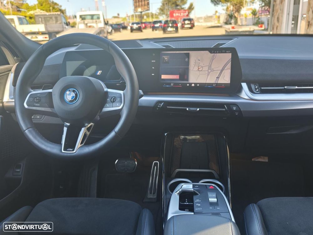 BMW iX2 eDrive20 Pack Desportivo M - 26