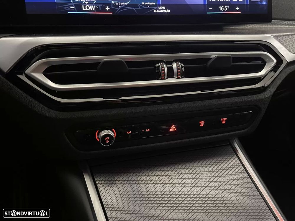 BMW 320 e Pack Desportivo M Auto - 39