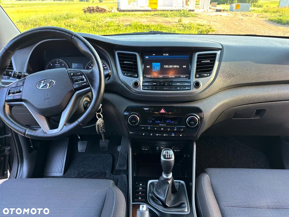 Hyundai Tucson 1.7 CRDI BlueDrive TourdePologne 2WD - 12