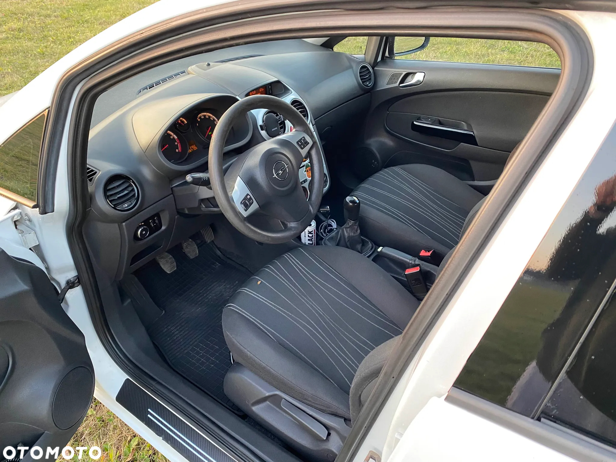 Opel Corsa 1.2 16V Color Edition - 17