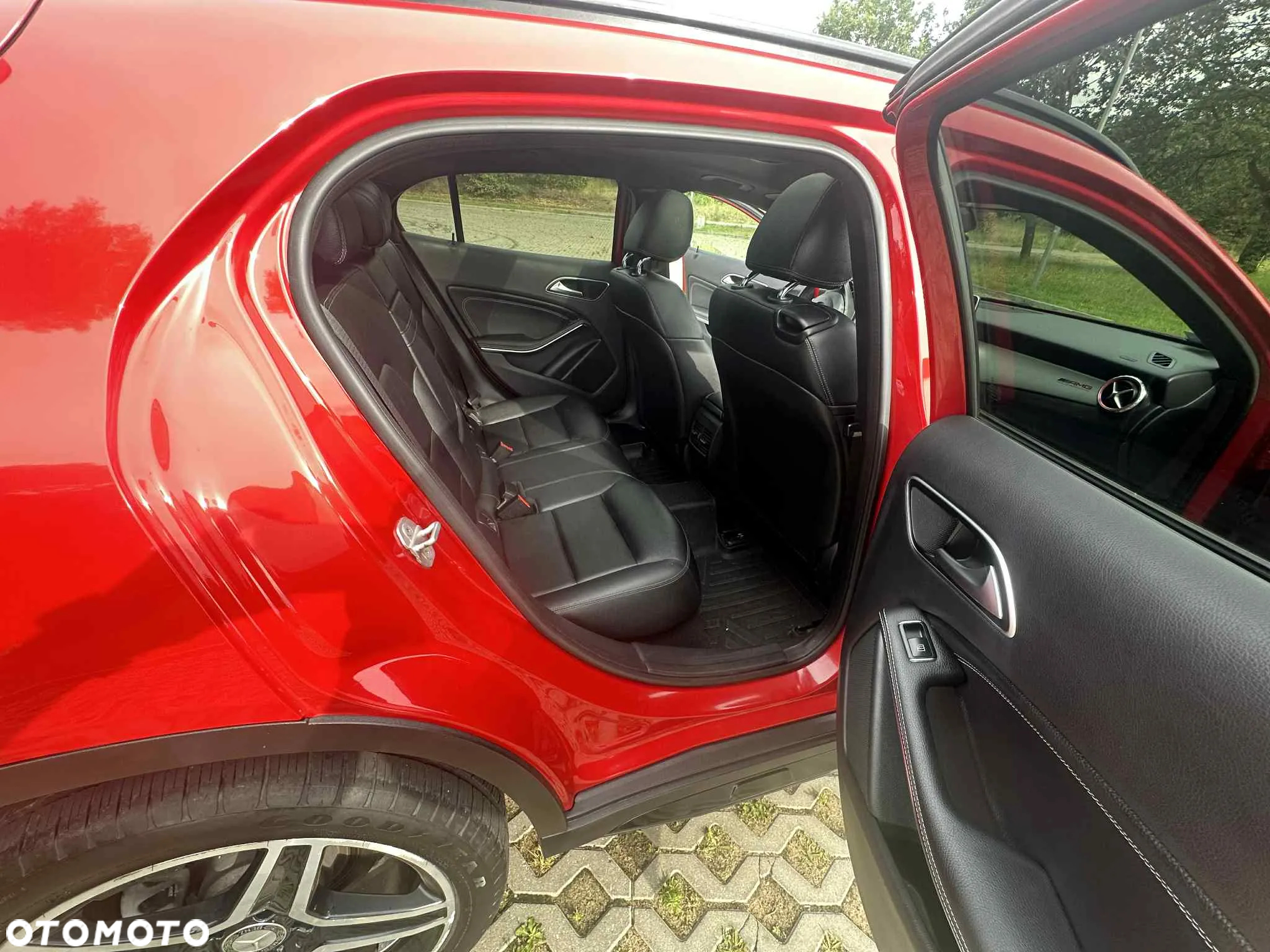 Mercedes-Benz GLA 250 7G-DCT - 18