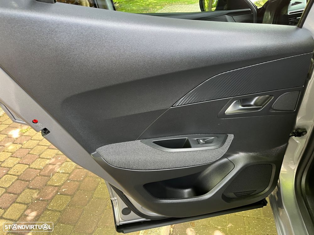 Peugeot 2008 1.2 PureTech Active Pack - 17